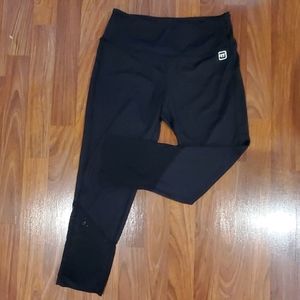 IdealFit Black Leggings Capris Mesh Medium Yoga